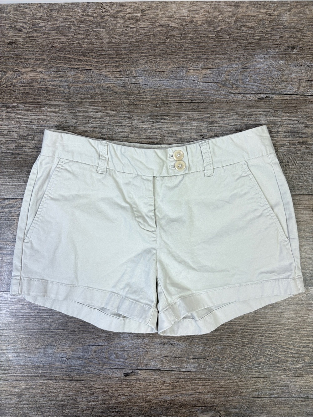 Vineyard Vines Classic Chino Shorts – Khaki – Women’s Size 2